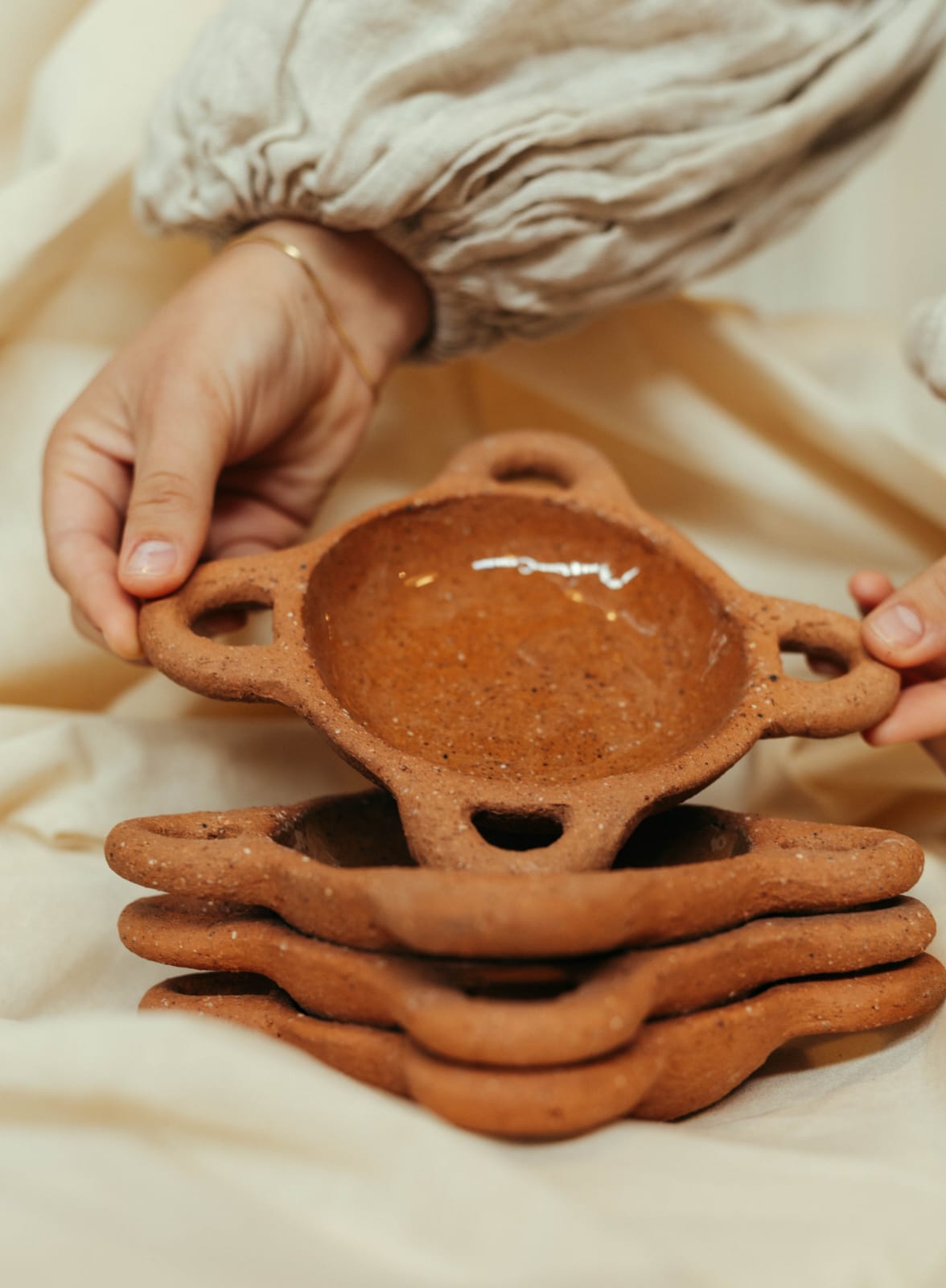 Bowl with 4 Handles