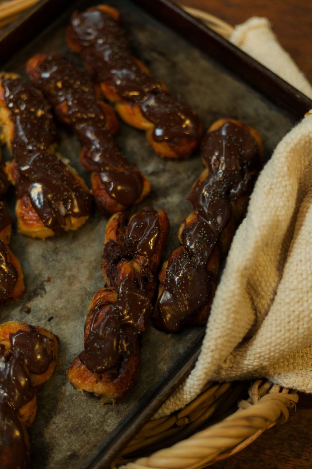 8 x Chocolate + Poppyseed Twist
