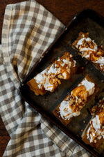 Load image into Gallery viewer, 6 x Peanutbutter Caramel Slice
