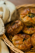 Load image into Gallery viewer, 6 x Spinach + Feta Puff Pies

