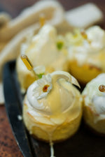 Load image into Gallery viewer, Vanilla, Honey + White Chocolate cheesecake
