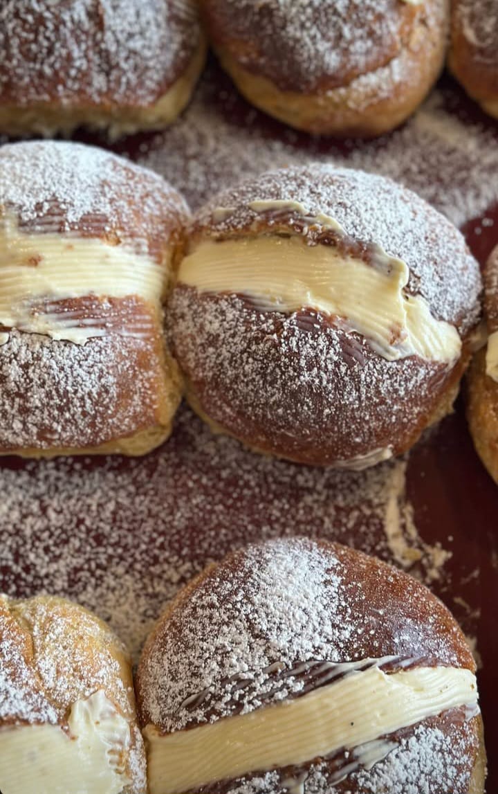 6 x Brioche Bun with Cream Cheese