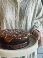 Load image into Gallery viewer, Vegan chocolate cake
